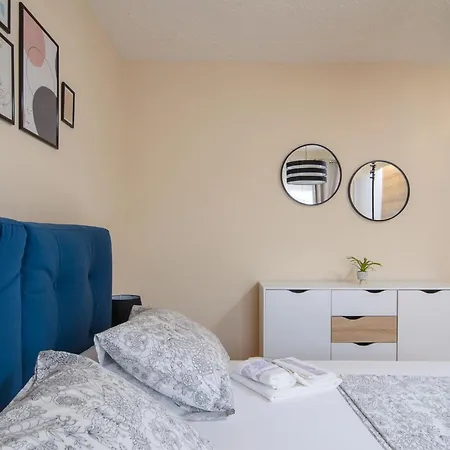 Apartment Modern Near With Sea View Terrace And Lounge Area Trogir